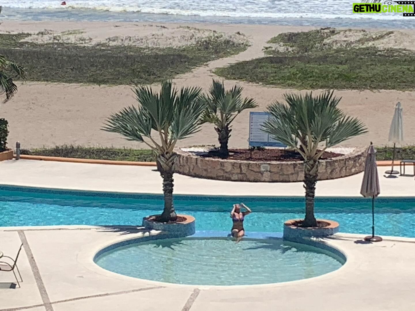 Cynthia Klitbo Instagram - En mi Mazatlán amado . Que rico llegar a casa después de tanto tiempo ❤️