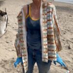 Cynthia Nixon Instagram - What actually happened at the #AndJustLikeThat beach clean-up, including an encounter with a 🦀 – but not the same type that Charlotte saw in season 2 of #SexAndTheCity 😬