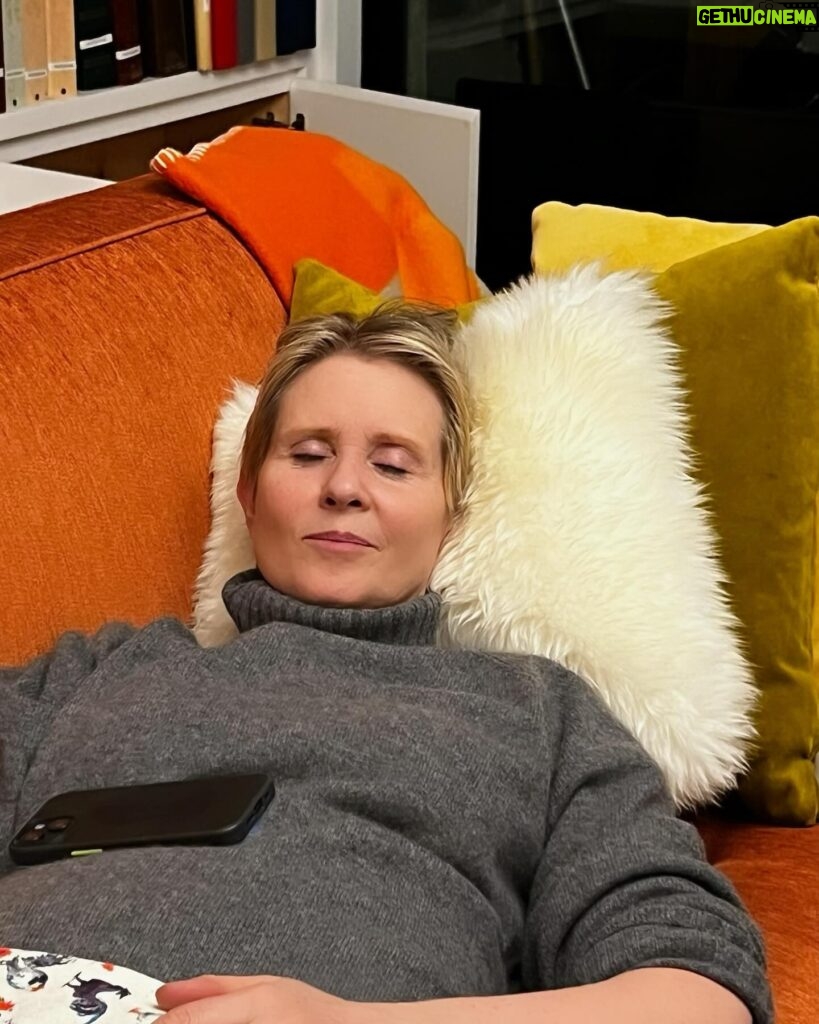 Cynthia Nixon Instagram - What I’m doing with my last free Sunday for a looong time 🥱😴💤. Next week we move into the theatre for tech 🎭 for “The Seven Year Disappear”Performances start Feb 6. Eeek! 😱 Come check us out! (Link in bio) . @thenewgroupnyc @knucklesandwich @jordanseavey #thesevenyeardisappear
