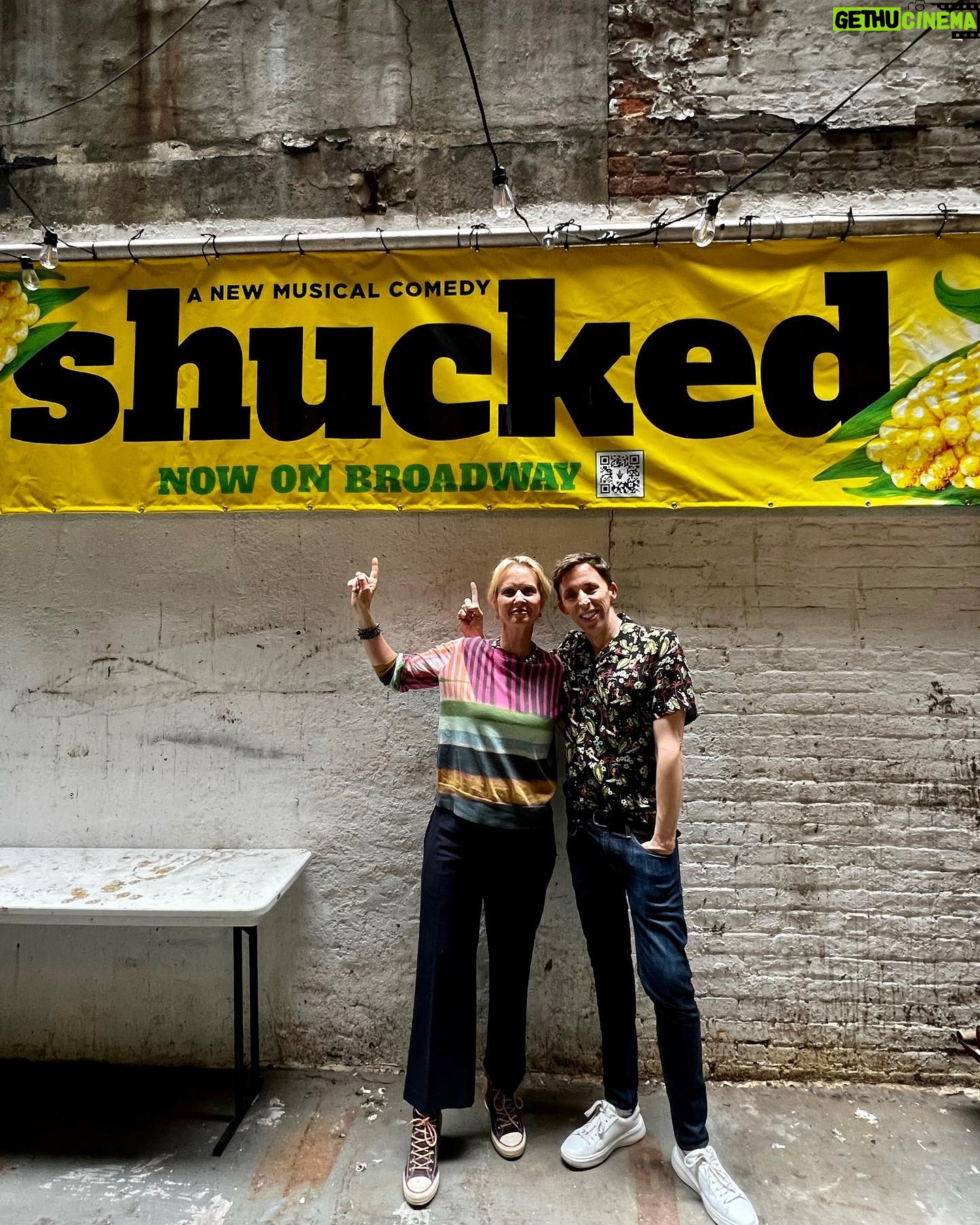 Cynthia Nixon Instagram - Aw, SHUCKED β€οΈπ½ we had the best time at the Tony Award-winning, @shuckedmusical β run to see it on Broadway!! @kevincahoon, you are a delight onstage and off! πβοΈ (And a Broadway honor for this theater rat to sign the wall at the Nederlander!)