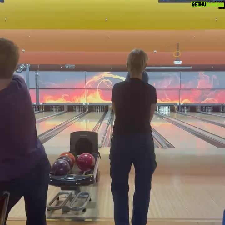 Cynthia Nixon Instagram - Congrats to the WGA for winning a new contract that begins to recognize the fundamentally critical role that writers play in creating great film and tv. WHEN WE STRIKE WE WIN!!!!! 💪🔥🎳 #WGAstrong #sagaftrastrike2023