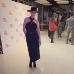 Cynthia Nixon Instagram - Thanks to everyone for gussying me up for last night’s opening of the Seven Year Disappear💋 . @alicialombardini @alexallyn @itsmatin . Look: Michelle Rhee Shoes and Hat: Roger Vivier Bag: Bella Rosa Earrings: Ashaha Ring: ITÄ Bracelet: Ritique