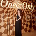 Cynthia Samuel Instagram - Last night at the @ooonezaabeel opening with the One & Only @jlo 💫 Dress: @maisonvalentino Makeup: @charlottetilburyarabia @rehamkhalifaa Hair: @callme.jazmin Pics: @humanagementme @mk.visionn