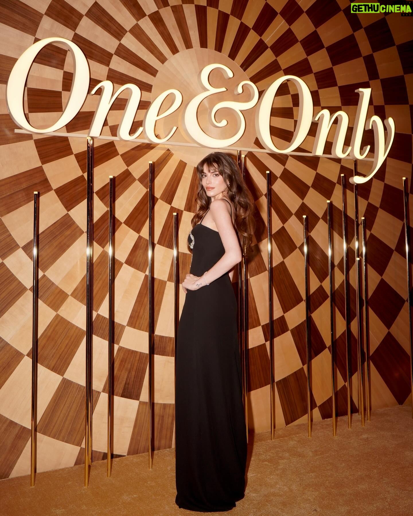 Cynthia Samuel Instagram - Last night at the @ooonezaabeel opening with the One & Only @jlo 💫 Dress: @maisonvalentino Makeup: @charlottetilburyarabia @rehamkhalifaa Hair: @callme.jazmin Pics: @humanagementme @mk.visionn