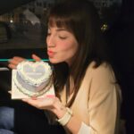 Cynthia Samuel Instagram - 1 Million of you on @tiktok I love you guys! Thank you so much for your love and support 🩷 PS: @deemalovesdrama thank you for the cutest cake in the world ILY