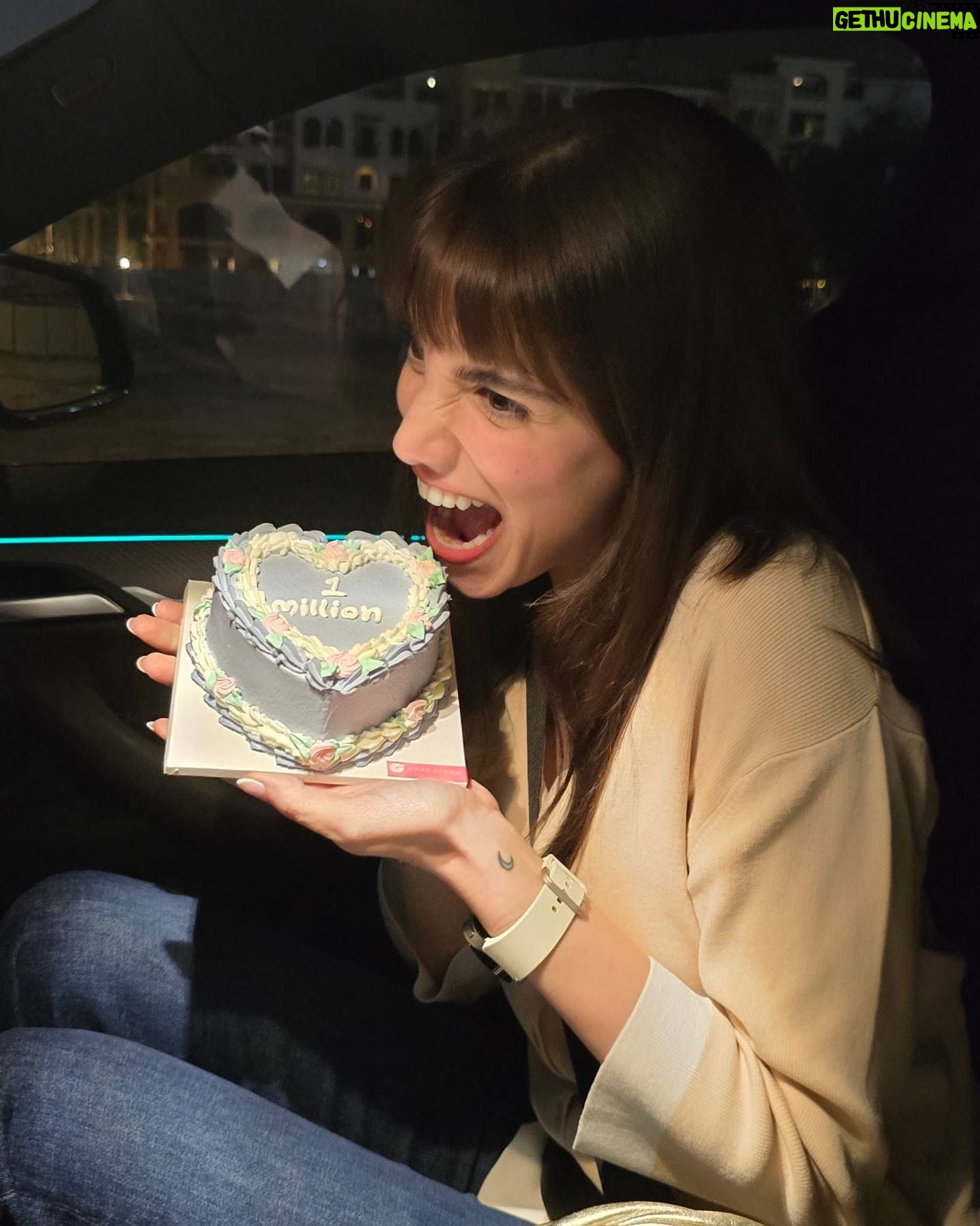 Cynthia Samuel Instagram - 1 Million of you on @tiktok I love you guys! Thank you so much for your love and support 🩷 PS: @deemalovesdrama thank you for the cutest cake in the world ILY