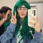 Cynthia Samuel Instagram - ‏شوفوا كيف أتحدى نفسي مع أحلى زملاء من زوجة واحدة لا تكفي على برنامج That’s my Jam على MBC1 @mbc1 Styling : @omziag Outfit: @georgeshobeika @jadhobeika @andreawazenofficial Glam: @assaadhairdesign @yarabazounmakeup
