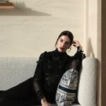 Cynthia Samuel Instagram - ‎سينتيا_صموئيل نجمة غلاف #لها في مقابلة عفوية تجيب على أسئلة تكشف فيها جانباً عن حياتها الخاصة وخياراتها اليومية، و اسم ابنها المستقبلي، ومطربها المفضل، وأسرار أخرى @cynthiasam 💫 ‎تصوير: Abdulla Elmaz @abdullaelmaz ‎مدير ابداعي: Talal Kahl 11:11 @talalkahl ‎تصوير فيديو: Jear Velasquez @hoyjear ‎مكياج: Emmanuelle Goeoffrey- Dior Beauty @emmanuelle_diorpro @diorbeauty ‎شعر: Sebastian Iskandar @sebastianiskander ‎موقع التصوير: ديور سبا @thelanadubai ‎جميع الأزياء من مجموعة Dior @dior ‎شكر خاص: @humanagementme #Dior #DiorBeauty #CynthiaSamuel #Laha #lahamag