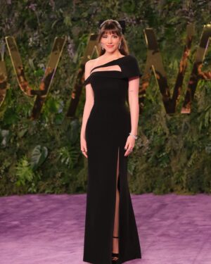 Cynthia Samuel Instagram - #JoyAwards2024 ⭐️ Thank you for having me once again 💫
Dress: @georgeshobeika @jadhobeika 
Makeup : @diorbeauty @charbelkharratmua 
Hair: @massimo.guala 
Pictures: @ranifawazofficial 
Jewelry: @yessayan