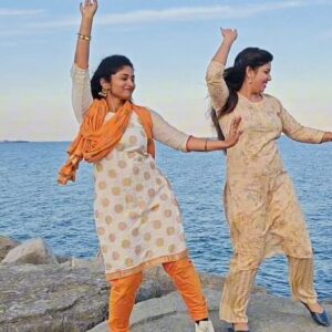 Cynthia Vinolin Instagram - AchooAchoocho 🤩❣️ Music: @hiphoptamizha🔥 Singers: 😍 @srinisha_jayaseelan, Khareshma Ravichandran @thinkmusicofficial #cynthiavinolin #canada🇨🇦 #minnu #dance #toronto #peace #happinesss