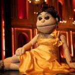 أبلة فاهيتا Instagram - الليلة دي لايڤ من #الدوبلكس على @ontv .. الطقم المشمشي من @hanyelbehairyhautecouture والبيچو من @dimajewellery وعدسة @abu_samra