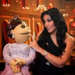 أبلة فاهيتا Instagram - حين مسخرة مع @somaya.elkhashab.star يوم الجمعة لايف من #الدوبلكس على @ontv @dimajewellery @hanyelbehairyhautecouture