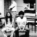 Débora Bloch Instagram - Rasga Coração (1980), minha estréia no teatro aos 17 anos. Peça genial do Vianinha, Oduvaldo Vianna Filho. Direçao de José Renato. Nas fotos com Raul Cortez e Tomil Gonçalves.