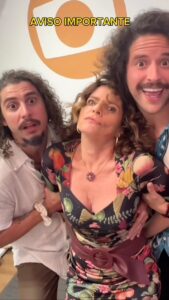 Débora Bloch Instagram - Chegamos na 5ª semana e os capítulos estão pegando fogo! Cuida que tá gostosinho demais #noranchofundo ❤️😂🔥💎🌵