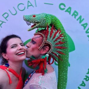 Débora Bloch Instagram - Encontros do carnaval. Obrigada @carnavaldaarara 🎉

#carnaval2024 #carnario