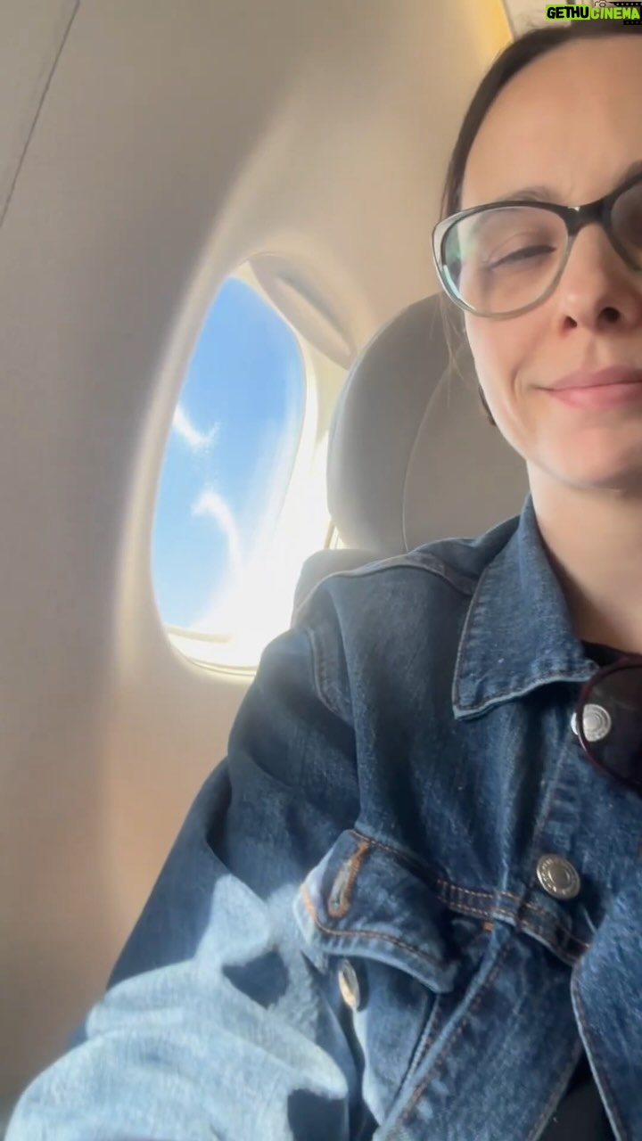 Débora Falabella Instagram - Meu ano foi assim🛬🛫🛬🛫🛬🛫🛬✈️