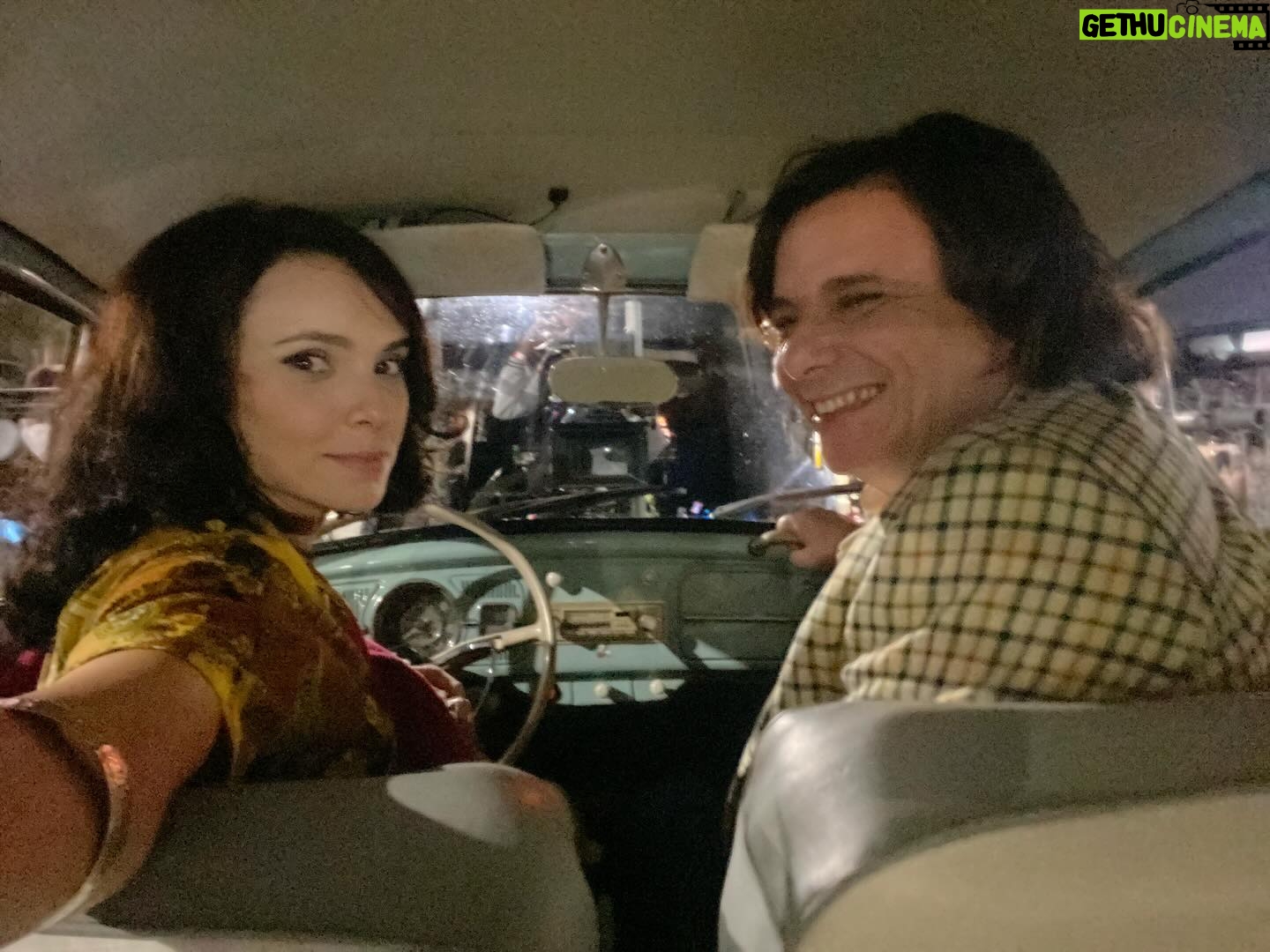 Débora Falabella Instagram - Um álbum de Fim pra lembra que hoje, o primeiro episódio vai passar na @tvglobo ❤️