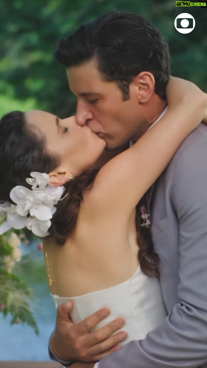 Débora Falabella - 115.7K Likes - Depois dessa cena eu sou a última romântica! ❤️ #TerraEPaixão