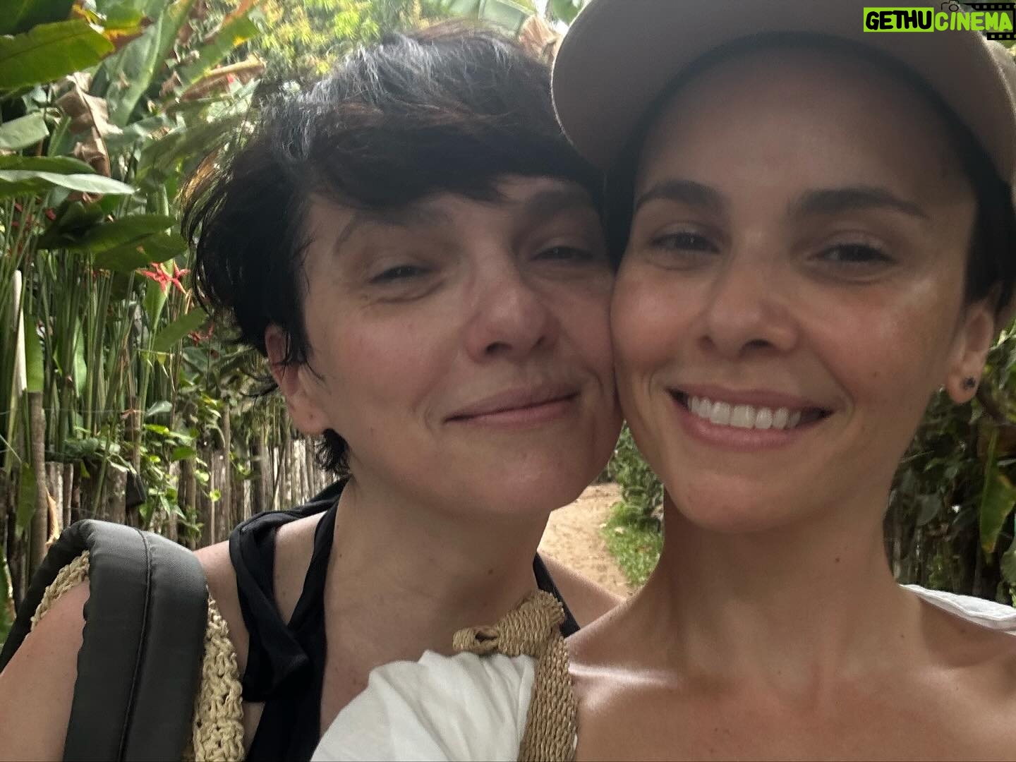 Débora Falabella - 14.6K Likes - Dia da minha irmã maravilhosa @cynthiafalabella !! Te amo!! Você merece todas as alegrias desse mundo!!! ❤️❤️❤️
