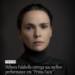 Débora Falabella Instagram - Débora Falabella buscava uma oportunidade para ser dirigida por Yara de Novaes (@yaradenovaes) novamente. Afastada da TV, ela ansiava fazer algo diferente. Foi quando se lembrou do texto de Suzie Miller, “Prima Facie”. Decidida, buscou os direitos para traduzir e adaptar a peça, mas descobriu que já haviam sido adquiridos por outros produtores brasileiros. No entanto, o monólogo, que aborda a delicada questão de como as vítimas de estupro são tratadas pelo sistema judicial, parecia destinado a Débora. Poucos dias depois, por um golpe do destino, ela recebeu um convite de um produtor que afirmou ter um texto perfeito para ela. Era “Prima Facie”. Animada com a oportunidade, fez apenas um pedido: que Yara dirigisse o espetáculo. A reportagem da Bravo! conversou com Débora e Yara sobre uma das peças mais destacadas desta temporada teatral. Leia um trecho acima e confira esta entrevista imperdível em bravo.abril.com.br
