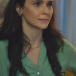 Débora Falabella Instagram - #TERRAEPAIXÃO 📺 “O que você fez comigo eu nunca mais vou deixar homem nenhum fazer”. É isso aí, Lucinda! ❤️ Violência contra a mulher é crime. Ligue 180 e denuncie.