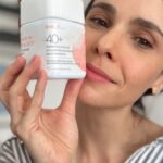Débora Falabella Instagram – A geração de nossas mães teve que “aguentar”. Mas nós, nós estamos fazendo história. Aprendemos na mesma medida em que ensinamos. Fazemos parte da primeira geração de mulheres que pode falar abertamente sobre menopausa tanto com nossas filhas quanto com nossas mães. Faça parte dessa revolução você também. Converse com elas sobre a menô.
Para adquirir o seu 40 , acesse o site: www.shetalks.com.br
Em comemoração ao mês de lançamento SHE_Treats 40 , na compra de 2 potes, ganhe frete grátis   *bolsinha belezura.
#SHETreats
#envelheSER
#menoSpausa
#menofriendly

*disponibilidade limitada  Parceria paga @she____talks