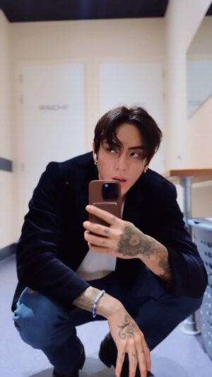 DPR IAN Instagram - When you get a new phone … 😅 #notsponsored yes.. it was shot on an iphone