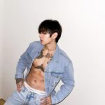 DPR IAN Instagram - How are we ? 🌓 #광고 @calvinklein #Mycalvins #캘빈클라인 #어센틱스트레이트핏