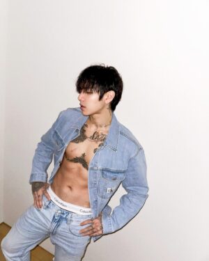 DPR IAN Instagram - How are we ? 🌓

#광고 @calvinklein
#Mycalvins #캘빈클라인 #어센틱스트레이트핏