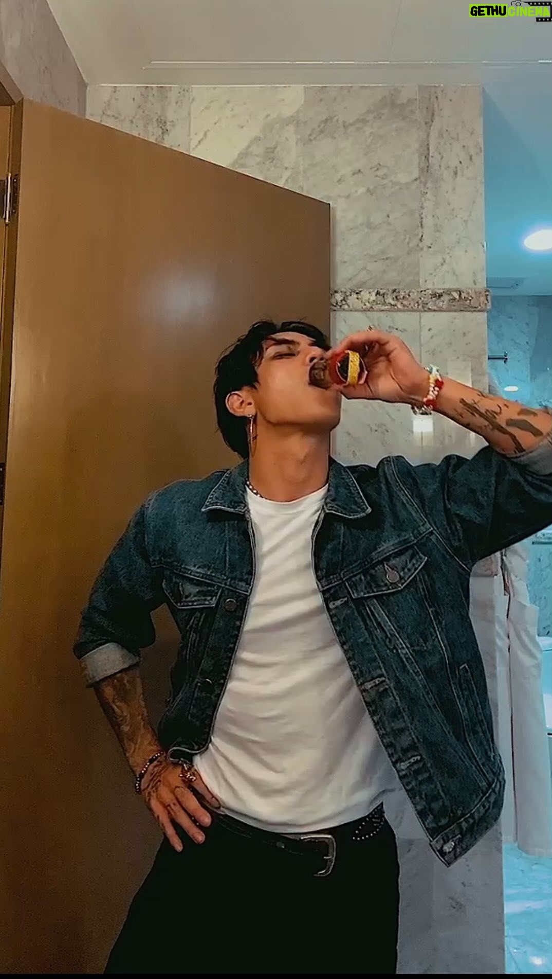 DPR IAN Instagram - Thankyou all for the love and support ! Just everyone ! It’s been rough few days for the lot of us here ! But we keep our heads high ! And you dreamers always make sure of that for us ! Thankyou from the bottom of our hearts everyone! #dreamers we are a different breed together ! Salud 🥂#salud #mrinsanity #mito