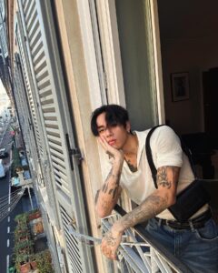 DPR IAN Instagram - First time in Milan but certainly not going to be my last 🇮🇹 ❤️ #dpr #milan #돌체앤가바나 #dolcegabbana @dolcegabbana