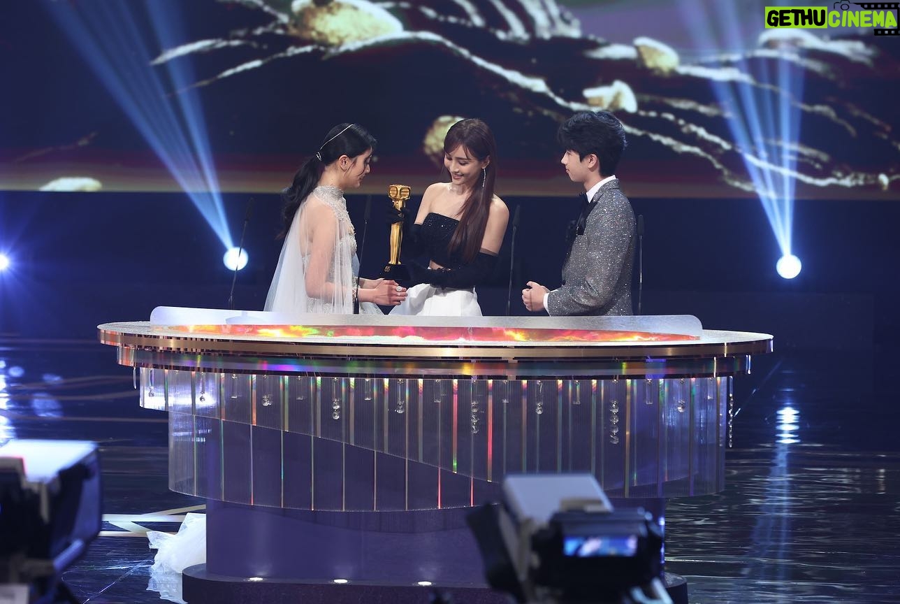 Dada Chan Instagram - It was a great pleasure to attend the 2022 TVB anniversary awards ceremony as an award presenter of the awards for "Male Artists Leap Progress" and "Female Artists Leap Progress." Thanks for the invitation, and my warmest congratulations to all the awardees again! I wish you even more success in the future. Make up/ @kaytexbeauty @kayte Hair/ @jackjack_hung @thesalon_peninsula Stylist/ @joeyyuen Dress/ @victorchanstudio