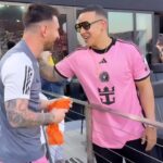 Daddy Yankee Instagram - Gracias al @intermiamicf por la invitación 🙏🏼 Muchos respetos para el Goat @leomessi @5sergiob @luissuarez9 ⚽️