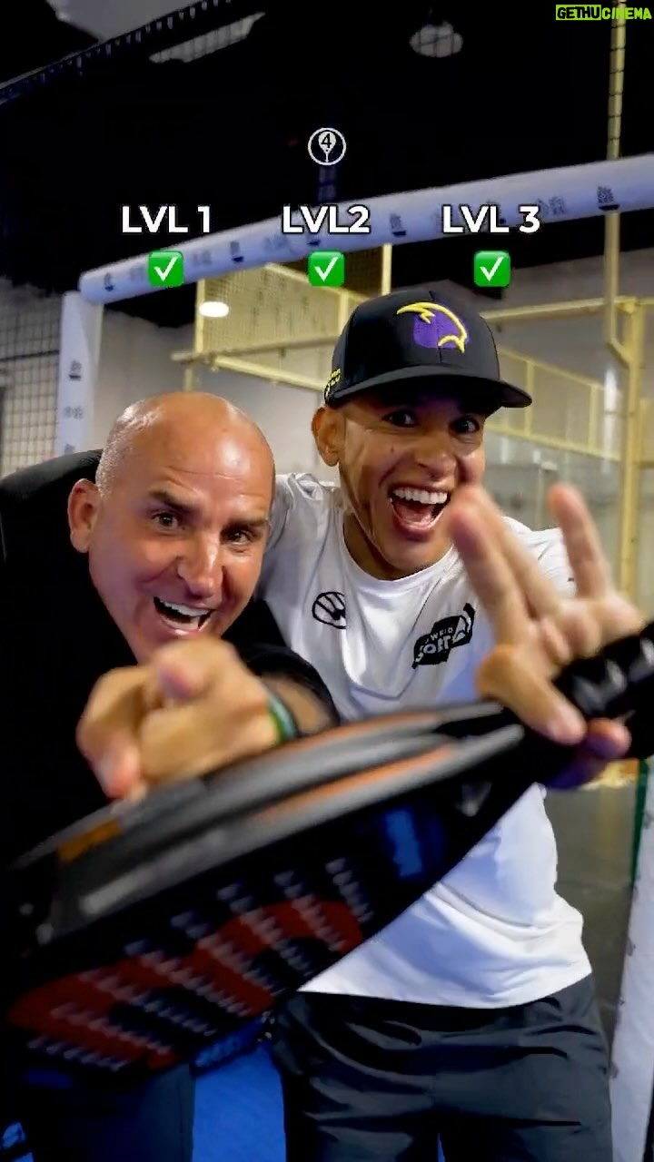 Daddy Yankee Instagram - Según los expertos pasé los 3 retos de Padel Pero siento que todavía me faltan 10 maratones pa’ subir de LEVEL! 😂 Bendiciones para todos y PADELante 🙏🏽✝️🙏🏽