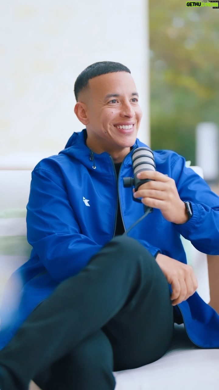 Daddy Yankee Instagram - Una vez que encuentras la luz, no quieres volver a las tinieblas… Recuerda que Dios siempre estará ahí para ti. En todo momento. Muchas veces es uno el que no está ahí pero Dios siempre está y siempre estará. Y recuerda algo: Nunca es tarde para aceptar a Dios en tu corazón… sólo es una cuestión de decisión y de gratis! Que tengan lindo domingo familia! ❤️ ✝️ ”Confía en el Señor con todo tu corazón, Y no te apoyes en tu propio entendimiento. Reconócelo en todos tus caminos, Y Él enderezará tus sendas.“ Proverbios 3:5-6 