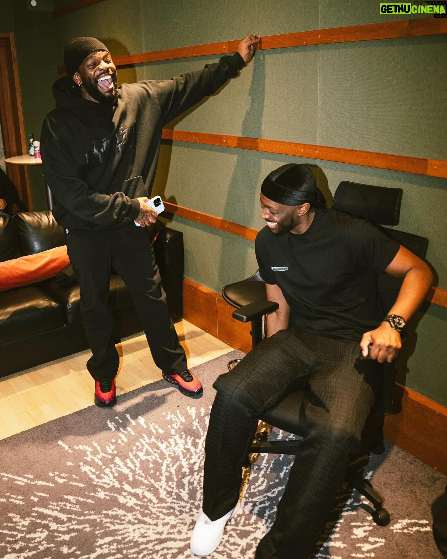 Dadju Djuna Nsungula Instagram - On vit tous les jours, on meurt une fois.