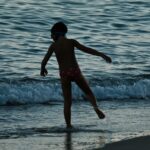 Dafne Keen Instagram - Chasing waves #fujifilm #photography