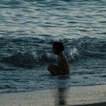 Dafne Keen Instagram - Chasing waves #fujifilm #photography