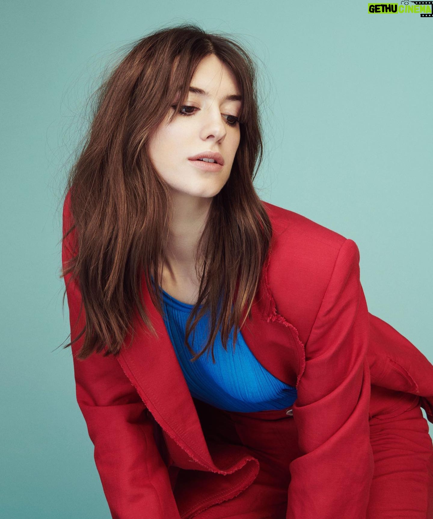 Daisy Edgar-Jones Instagram - This is a little belated but thank you so much @gdnsaturday for this lovely interview and @guto_photographer for your heckin cool 📸