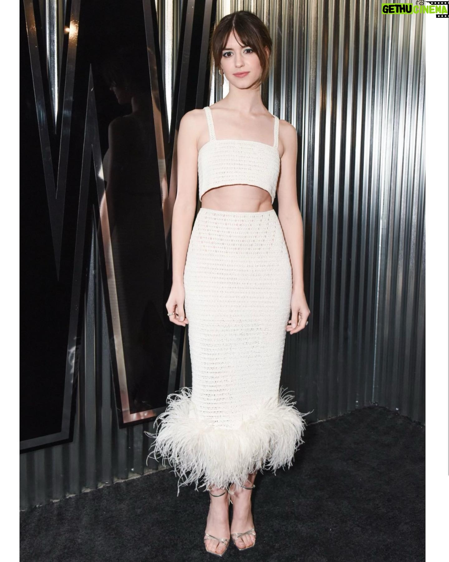Daisy Edgar-Jones Instagram - Thank you for a great night @wmag and @saramoonves πΊπ»πΊπ»πΊπ»