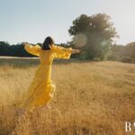 Daisy Edgar-Jones Instagram - Melting in this heat but make it fashion @bazaaruk 🌼