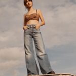 Daisy Edgar-Jones Instagram - Big jeans big dreams 🌞 @portermagazine