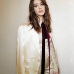 Daisy Edgar-Jones Instagram - Thank you thank you @gucci and @alessandro_michele for having me!! What a show ✨ @peterluxhair 📸