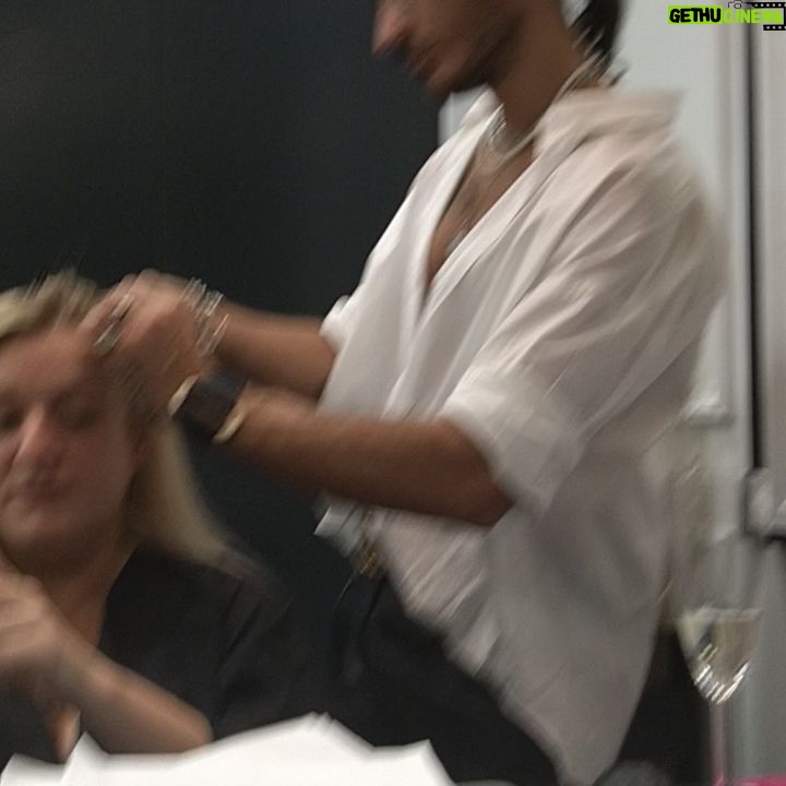 Daisy May Cooper Instagram - Why is it the best life advice you get from your hairdresser @petarhristovhair