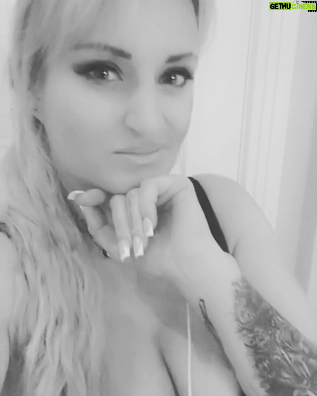 Daisy May Cooper - 73.8K Likes - Just a lil 'fuck u' pic to all my exes. Including Robert Tate who dumped me in year 5 after taking all my pogs.