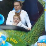 Daisy May Cooper Instagram - When you walk into the giftshop to find a crowd of people laughing at your photo, so you have to buy it to get it taken down from screens. 🤣🤣🤣🤣🤣 bloody love you @paultonspark