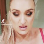 Daisy May Cooper Instagram - My ode to wonky knob. Thankyou so much to @hollymua and @feelunique