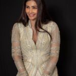 Daisy Shah Instagram - Jaanu na! 🎶✨ . . . MUA: @makeupbyvinod Hair: @ayeshamakeovers_ Outfit: @sulakshanamonga Styled by: @priyanshi2102 📸: @portraitdeewana . . . #daisyshah