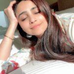 Daisy Shah Instagram - When the ☀️ shines 🎶 . . . #sunkissed #daisyshah #myhappyplace