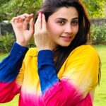 Daisy Shah Instagram - My ❤️ for 🌸 is 😍 . . . #colorfulpictures